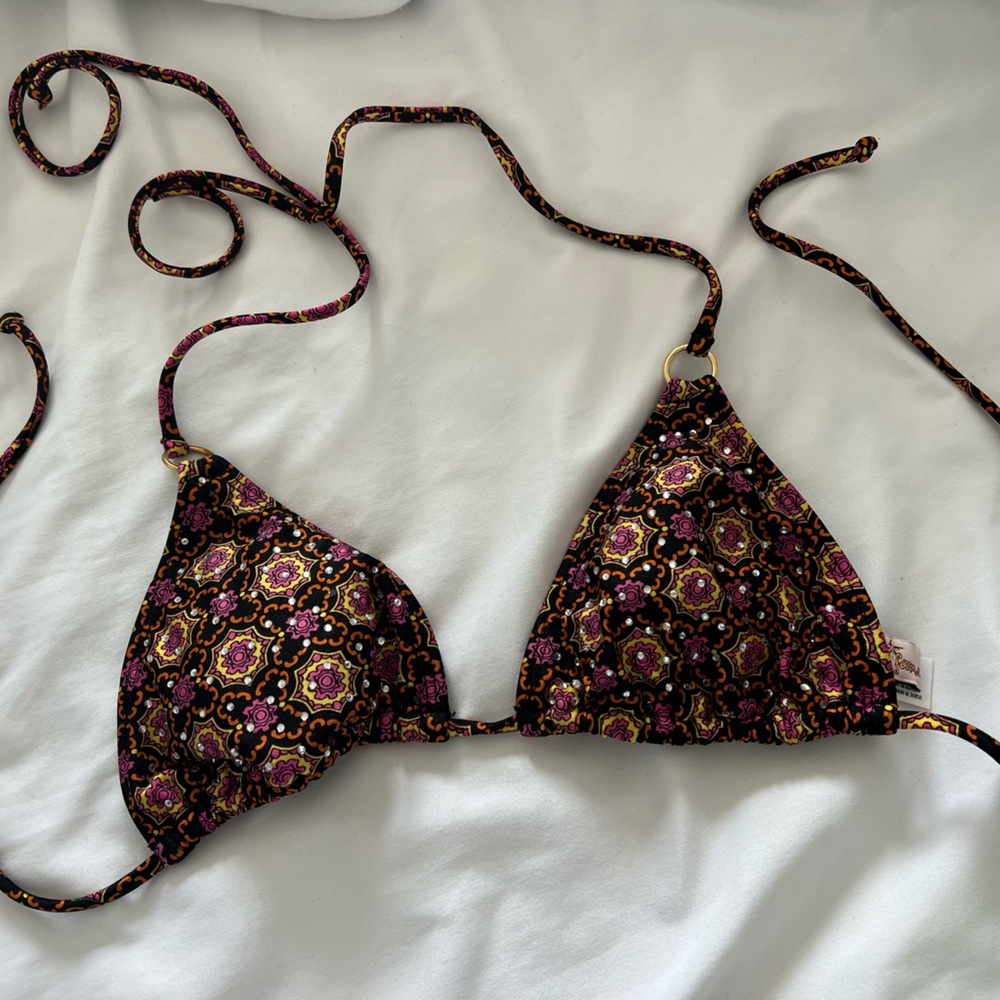 Lulu fama euc triangle top small